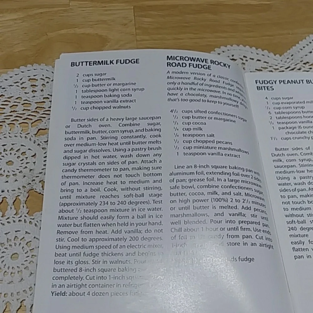 Cookbook Bundle - Pampered Chef, Family Living